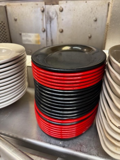 20+ Red and Black Oval Melamine Platters by Carlisle