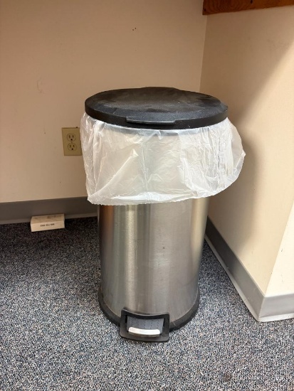 Stainless Steel Trash Can w/ Foot Pedal