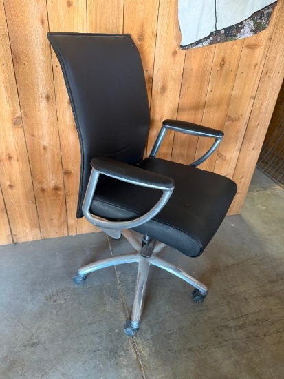 Task Chair