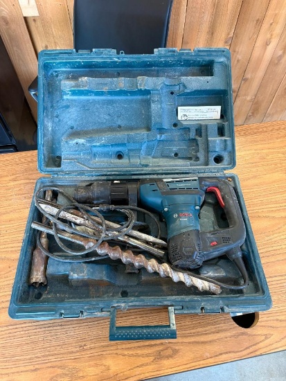 Bosch RH540M Corded Concrete/Masonry Variable Speed Spline Combination Rotary Hammer