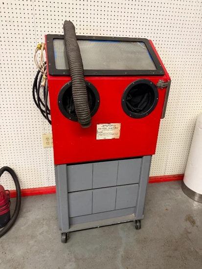 Central Pneumatic Blast Cabinet, Sand Blast Cabinet, VG Condition