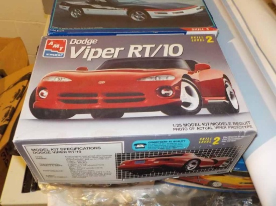 AMT Dodge Viper 1/25th Scale Model Skill Level II in Original Box