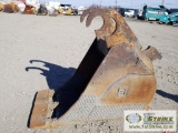 EXCAVATOR BUCKET, 25IN, CATERPILLAR, BALDERSON, QUICK CONNECT