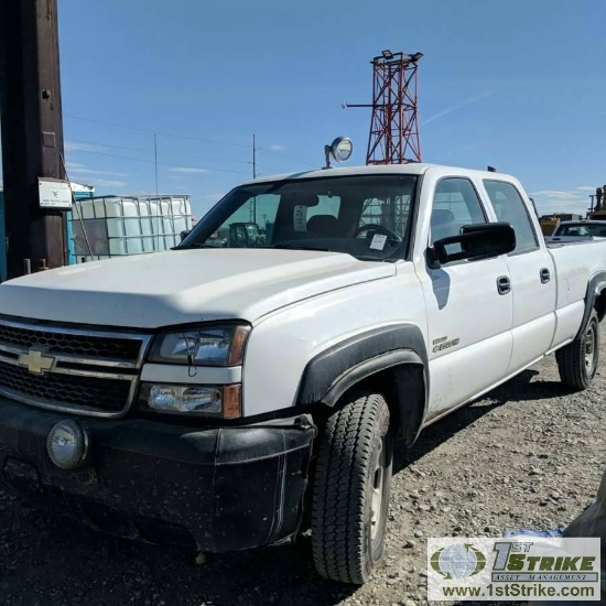 2006 CHEVROLET SILVERADO 2500HD LT, 6.6L DURAMAX DIESEL, 4X4, CREW CAB, LONG BED. WEBASTO