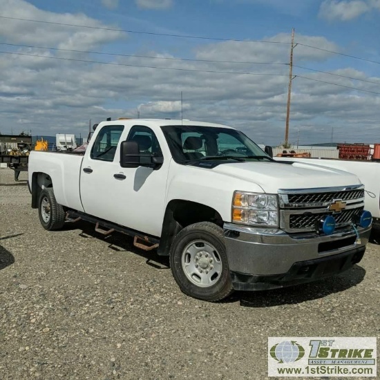 2013 CHEVROLET SILVERADO 2500HD, 6.6L DURAMAX DIESEL, 4X4, CREW CAB, LONG BED