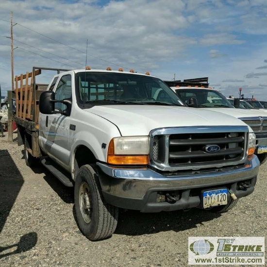 2001 FORD F-350 SUPERDUTY XLT, 6.8L V10 TRITON GAS, 4X4, EXTENDED CAB, FLAT BED, LIFT GATE