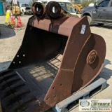 EXCAVATOR ATTACHMENT, TOOTHED BUCKET, APPROX 1.6 CUBIC YARD, FITS CAT 320B