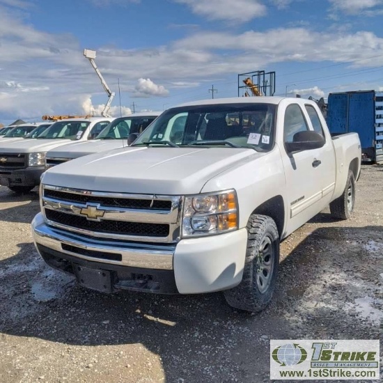 2010 CHEVROLET SILVERADO 1500 LS, 4.8L VORTEC GAS, 4X4, EXTENDED CAB, SHORT BED