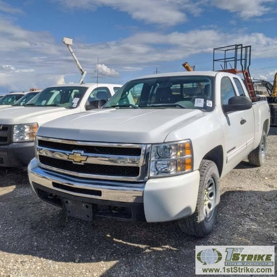 2010 CHEVROLET SILVERADO 1500 LS, 4.8L VORTEC GAS, 4X4, EXTENDED CAB, SHORT BED