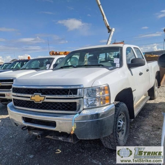 2011 CHEVROLET SILVERADO 2500HD LS, 6.0L VORTEC GAS, 4X4, CREW CAB, LONG BED