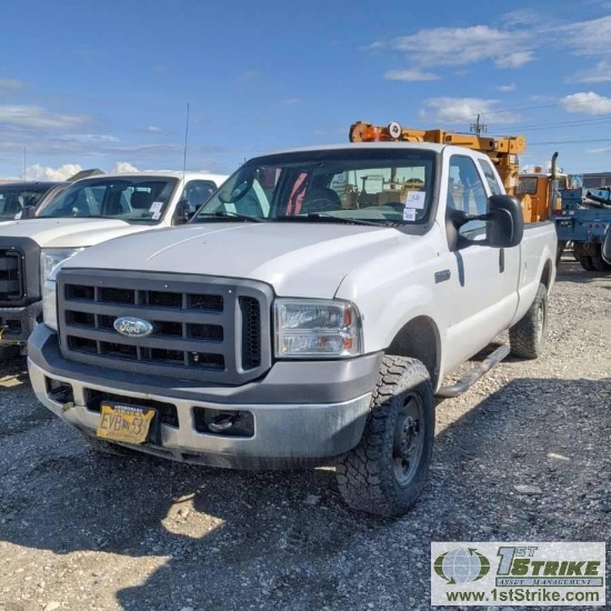 2005 FORD F-250  SUPERDUTY XL, 5.4L TRITON GAS ENGINE, 4X4, EXTENDED CAB, LONG BED