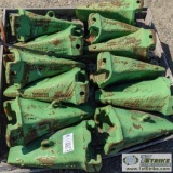 1 PALLET. ESCO COMPONENTS, 12 EA 75SV2SD BUCKET TEETH. ITEMS APPEAR UNUSED