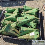 1 PALLET. ESCO COMPONENTS, 12 EA 75SV2SD BUCKET TEETH. ITEMS APPEAR UNUSED