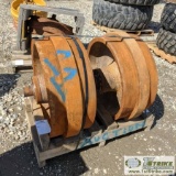 1 PALLET. D10N/R/T IDLERS