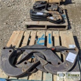 2 PALLETS. 1PLT RIPPER SHANKS WITH TEETH. 1PLT. COUNTERWEIGHT PEICES, FITS VOLVO G90