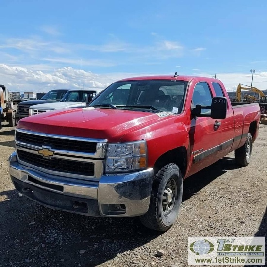 2007 CHEVROLET SILVERADO 2500HD LT, 6.0L VORTEC GAS, 4X4, EXTENDED CAB, LONG BED