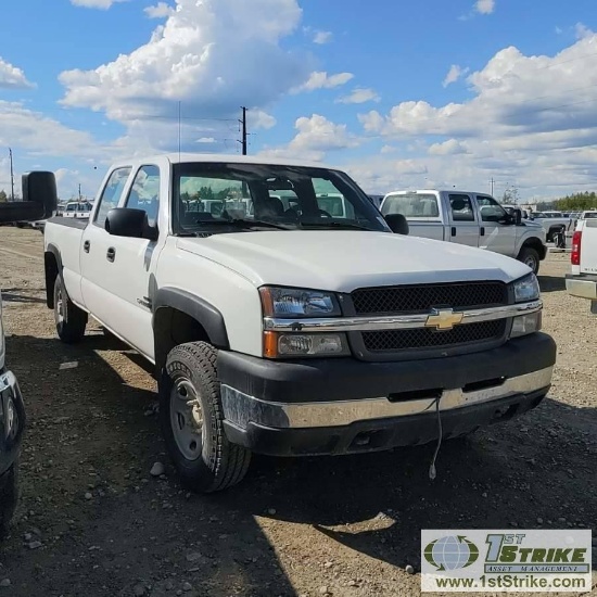 2004 CHEVROLET SILVERADO 2500HD LS, 6.6L DURAMAX DIESEL, 4X4, CREW CAB, LONG BED