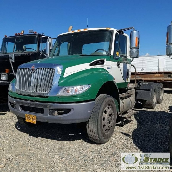SEMI TRACTOR, 2013 INTERNATIONAL DURASTAR MODEL 4400 SBA 6X4, MAXX FORCE DIESEL ENGINE, AUTOMATIC TR