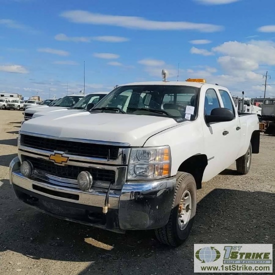 2008 CHEVROLET SILVERADO 2500HD LS, 6.6L DIESEL, 4X4, CREW CAB, LONG BED. WEBASTO HEAT