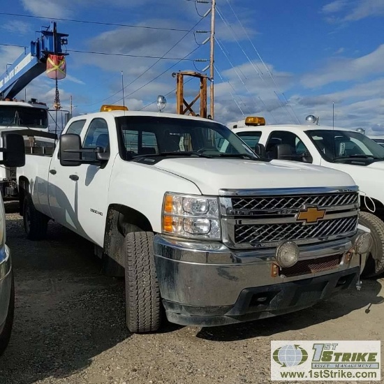 2012 CHEVROLET SILVERADO 2500HD LS, 6.6L DURAMAX, 4X4, CREW CAB, LONG BED. WEBASTO HEAT