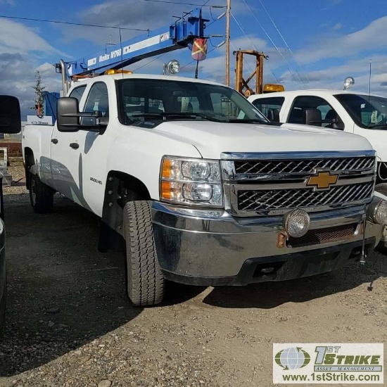 2012 CHEVROLET SILVERADO 2500HD LS, 6.6L DURAMAX, 4X4, CREW CAB, LONG BED. WEBASTO HEAT