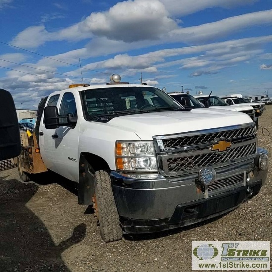 2012 CHEVROLET SILVERADO 3500HD, 6.6L DURAMAX, 4X4, CREW CAB, 9FT 6IN FLAT BED