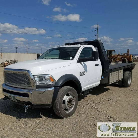 2015 RAM 5500 HEAVY DUTY, 6.7L CUMMINS, RWD, DUALLY, REGULAR CAB, 13FT 6IN FLAT BED W/GOOSENECK HITC