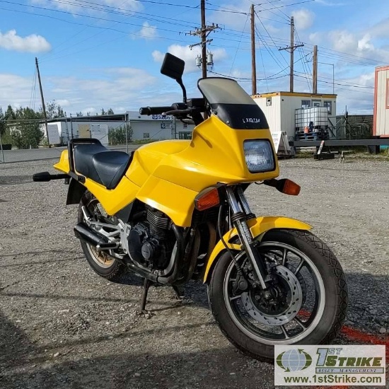 MOTORCYCLE, 1984 SUZUKI 550ES
