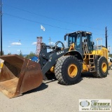 LOADER, 2009 JOHN DEERE 824K, EROPS, QC ATTACHMENT PLATE, W/ FORKS AND BUCKET