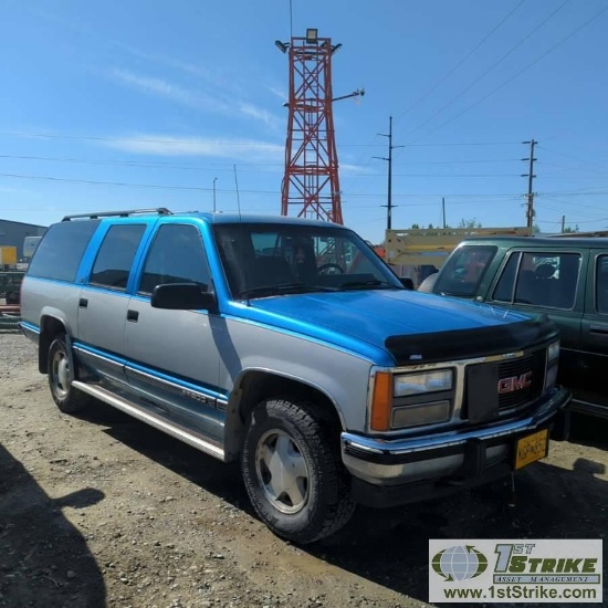 1992 GMC SUBURBAN, 5.7L GAS ENGINE, 4X4. UNKNOWN MECHANICAL PROBLEMS, NO REVERSE. RECONSTRUCTED TITL