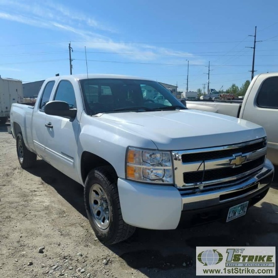 2010 CHEVROLET SILVERADO 1500 LS, 4.8L VORTEC, 4X4, EXTENDED CAB, SHORT BED