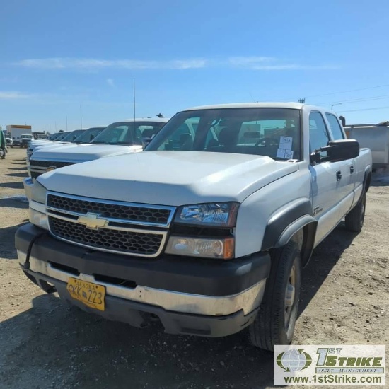 2005 CHEVROLET SILVERAD 2500HD, 6.6L DURAMAX, 4X4, CREW CAB, LONG BED. UNKNOWN MECHANICAL PROBLEMS