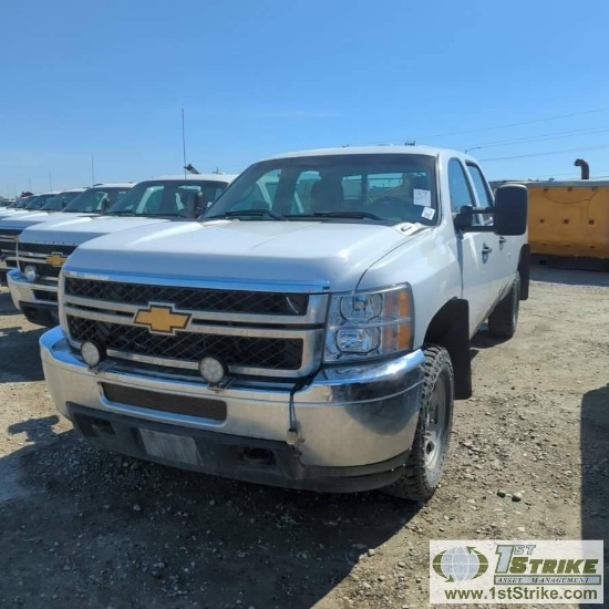 2013 CHEVROLET SILVERADO 2500HD, 6.6L DURAMAX, 4X4, CREW CAB, LONG BED