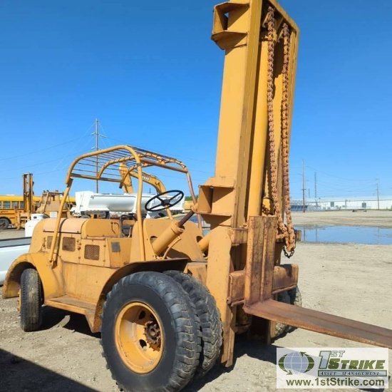 FORKLIFT, 1951 CLARK MODEL Y-150, 6CYL GAS ENGINE, 15000LB LIFT CAPACITY. UNKNOWN MECHANICAL PROBLEM