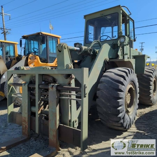 LOADER, 1979 INTERNATIONAL HARVESTER MODEL 538A, EROPS, WITH PIN-ON HYSTER MODEL A100A FORK ATTACHME