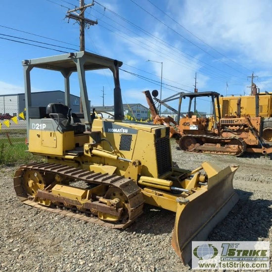 DOZER, KOMATSU D21P-7, OROPS, 8FT 6-WAY BLADE, 4 CYLINDER DIESEL ENGINE