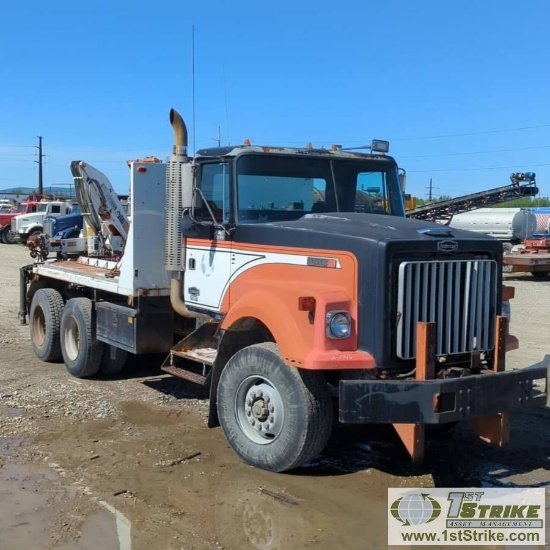 CRANE TRUCK, 1985 VOLVO WHITE AUTOCAR, CUMMINS NTC 300, FULLER ROADRANGER TRANSMISSION, TANDEM REAR