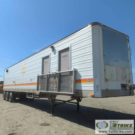 BATHROOM UNIT, 1996 UTILITY SEMI TRAILER TYPE VS3R, TRIPLE AXLE, 53FT, WITH MEN'S AND WOMEN'S ROOMS,