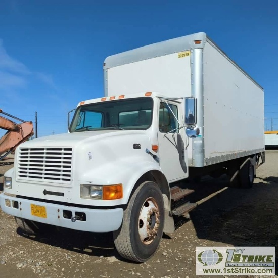 BOX TRUCK, 2000 INTERNATIONAL 4700 T444E, NAVISTAR B175 DIESEL ENGINE, AUTOMATIC TRANSMISSION, RWD,