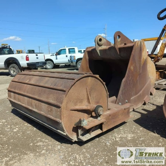 EXCAVATOR ATTACHMENT, TOOTHED BUCKET WITH BOLT ON ROLLER COMPACTOR, EASCO