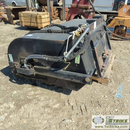 SKIDSTEER ATTACHMENT, HYDRAULIC SWEEPER, CAT BP18B, 6FT BROOM