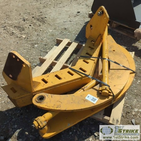 HEAVY EQUIPMENT MOUNTING BRACKET