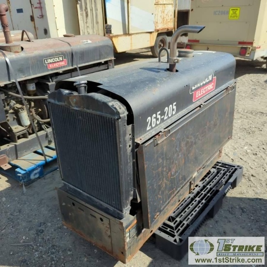 WELDER, LINCOLN CLASSIC 300D, 4CYL PERKINS DIESEL. UNKNOWN MECHANICAL PROBLEMS, PARTS MISSING