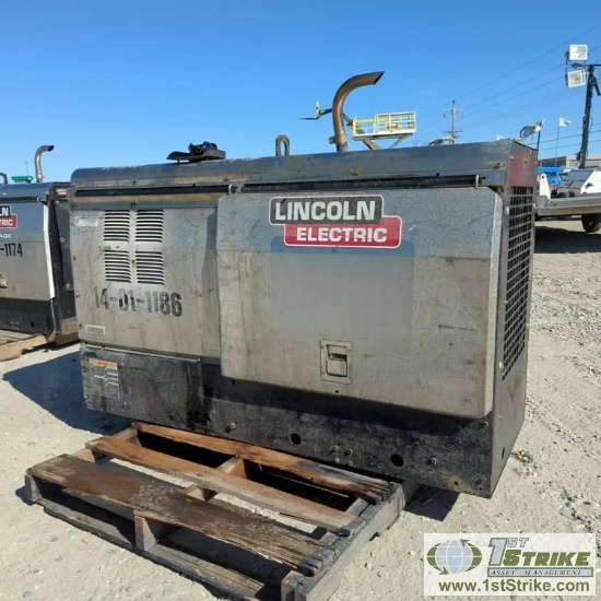 LINCOLN VANTAGE 400 AMP WELDER W/INVERTER. UNKNOWN MECHANICAL PROBLEMS. PARTS MISSING
