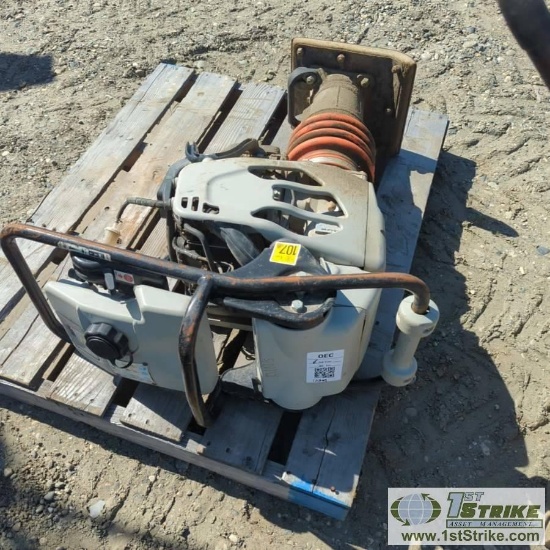 UPRIGHT COMPACTOR, MULTIQUIP MIKASA MTX-80, GAS MOTOR