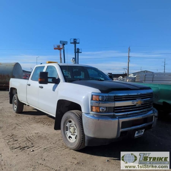 2015 CHEVROLET SILVERADO 2500HD, 6.0L VORTEC, 4X4, CREW CAB, LONG BED. WEBASTO HEAT