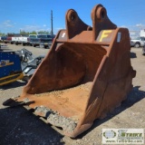 EXCAVATOR ATTACHMENT, DIG BUCKET, PIN ON