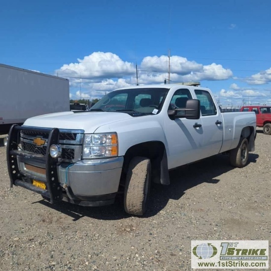 2013 CHEVROLET SILVERADO 2500HD, 6.6L DURAMAX, 4X4, CREW CAB, LONG BED. UNKNOWN MECHANICAL PROBLEMS.