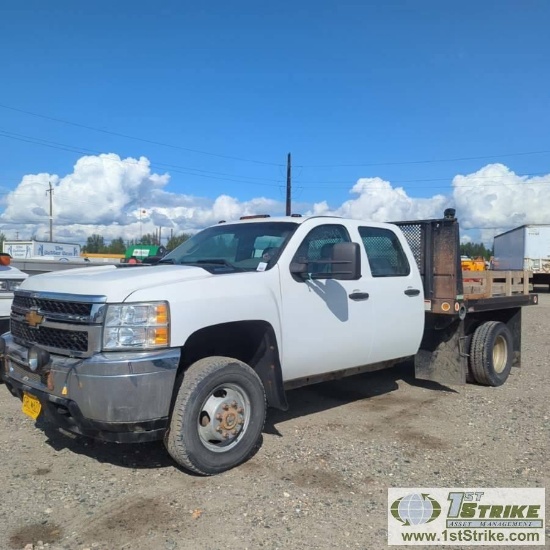 2013 CHEVROLET SILVERADO 3500HD, 6.6L DURAMAX, 4X4, CREW CAB, 8.5FT X 8FT FLAT BED. UNKNOWN MECHANIC