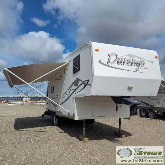 CAMPER TRAILER, 2004 DURANGO, 30FT, 5TH WHEEL HITCH, TANDEM AXLE, SLIDE OUT, AWNING. SLIDE OUT MECHA